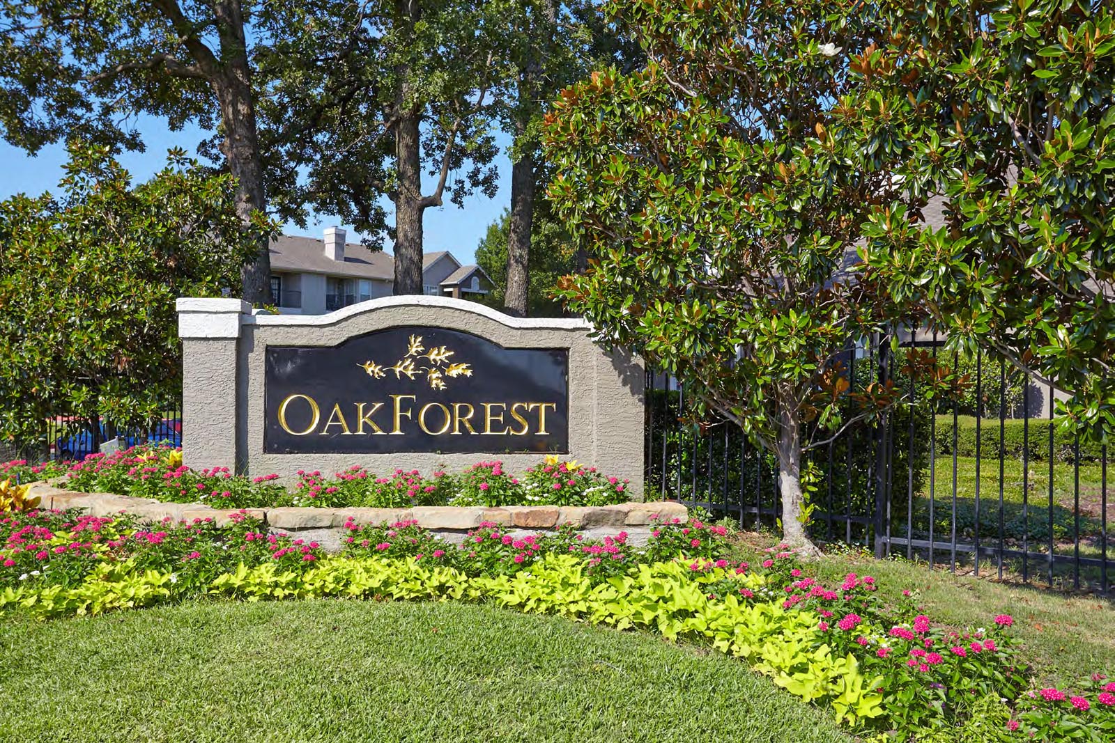 Business logo of Oak Forest by ARIUM Apartments