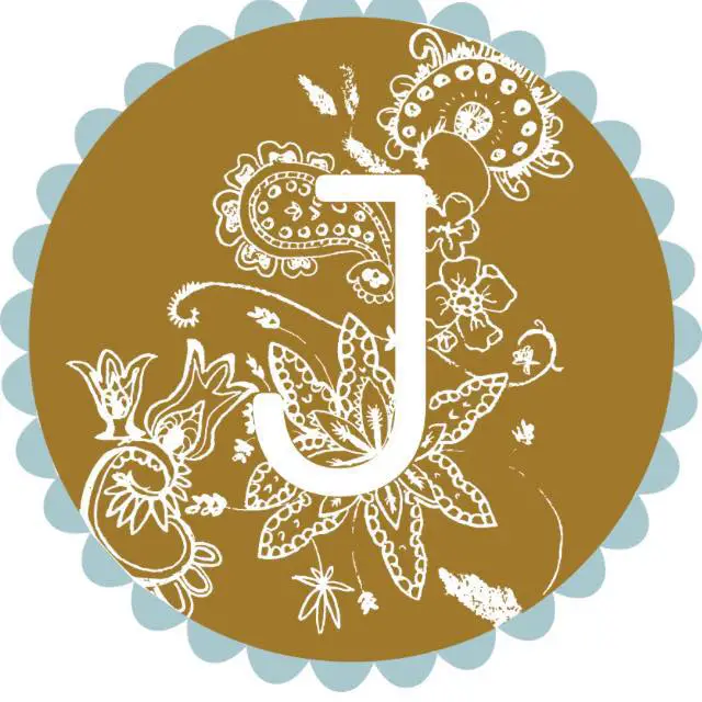 Business logo of Jewelz 'n' Things
