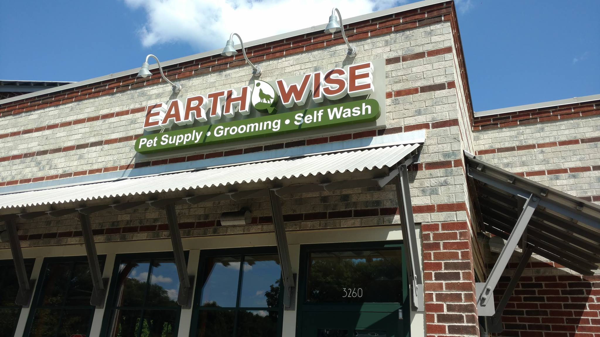 Company logo of EarthWise Pet Supply & Grooming Madison