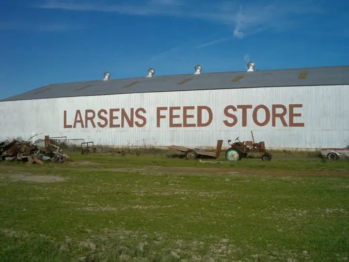 Company logo of Larsen's Feed & Pet Supply Center