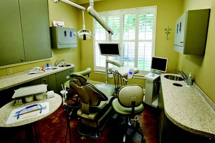 R Michael Lee Family Dentistry