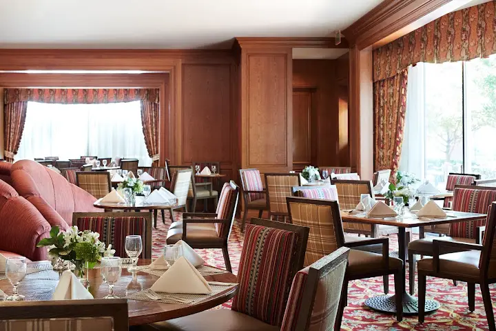 Hathaway's Restaurant & Lounge