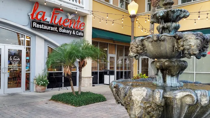 La Fuente Restaurant, Bakery & Cafe