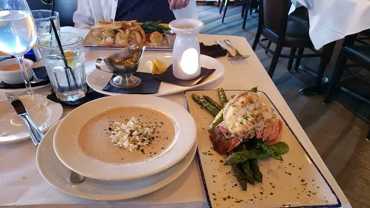 Rusty Scupper Restaurant & Bar