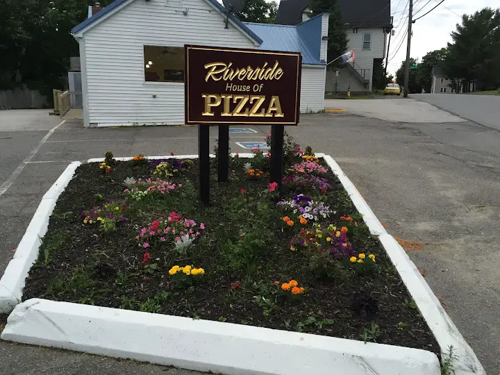 Riverside House of Pizza