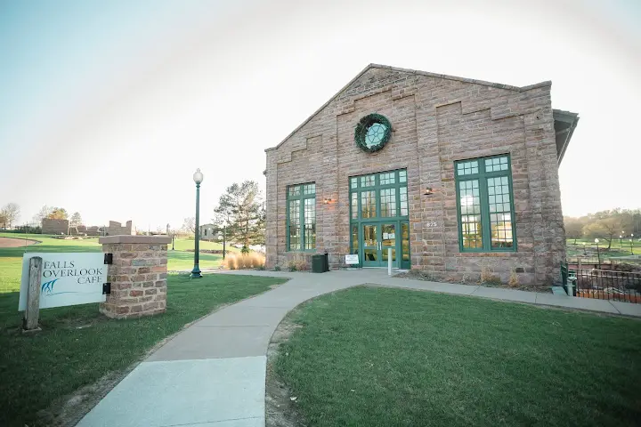 Falls Overlook Cafe