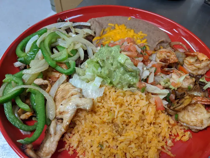 La Sierra Mexican Grill & Lounge