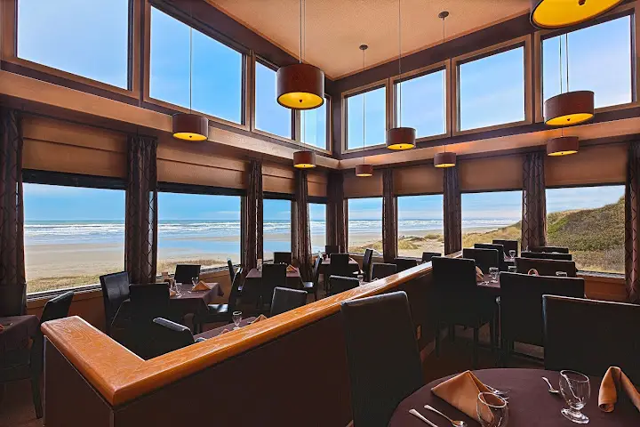 Surfside Restaurant at Driftwood Shores