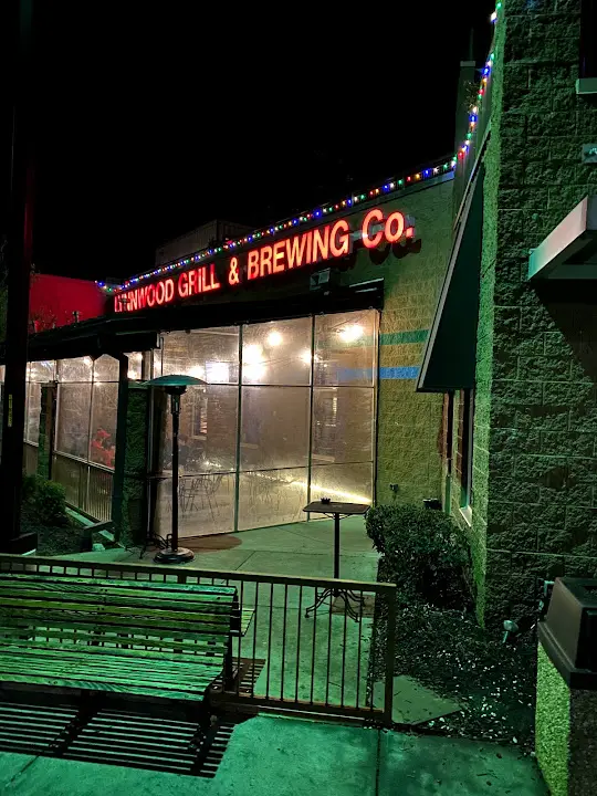 Lynnwood Grill & Brewing Company