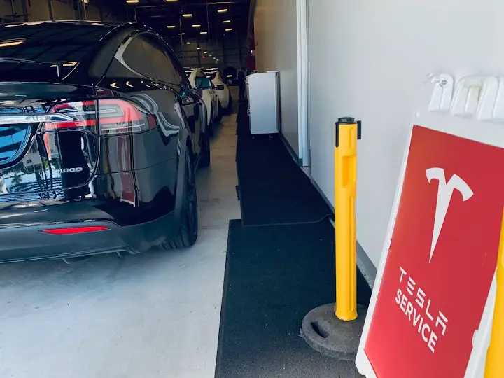 Tesla Service Center Puerto Rico LLC