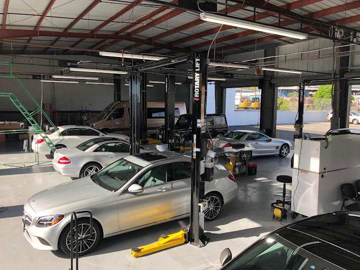 Mercedes-Benz Kona Service Center